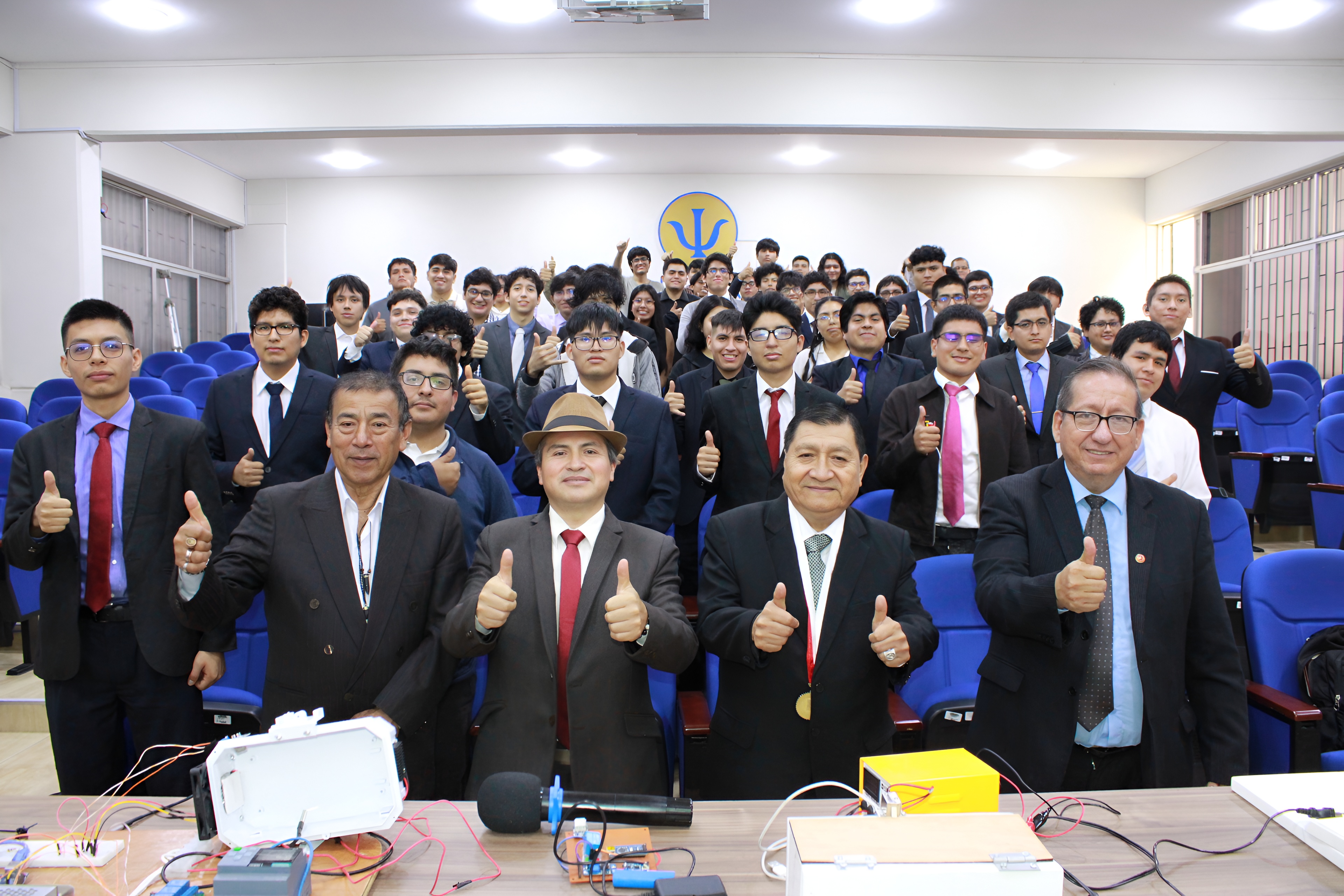 Noticia: Estudiantes de la FIEI-UNFV presentan prototipos tecnológicos orientados a resolver problemas reales