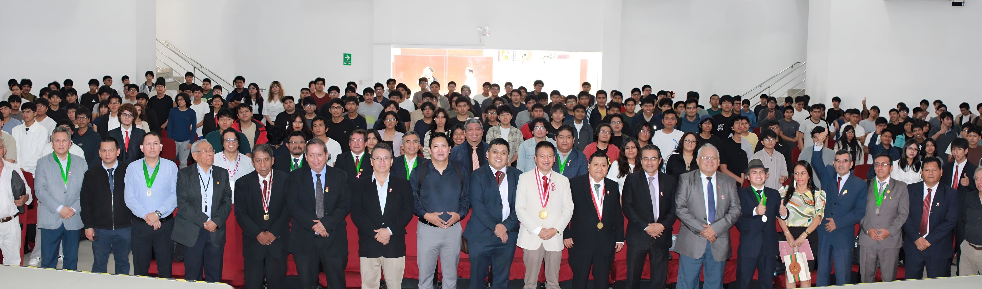 Noticia: La FIEI aborda el impacto de la IA en la ingeniería y el desarrollo nacional durante el Día del Docente Universitario