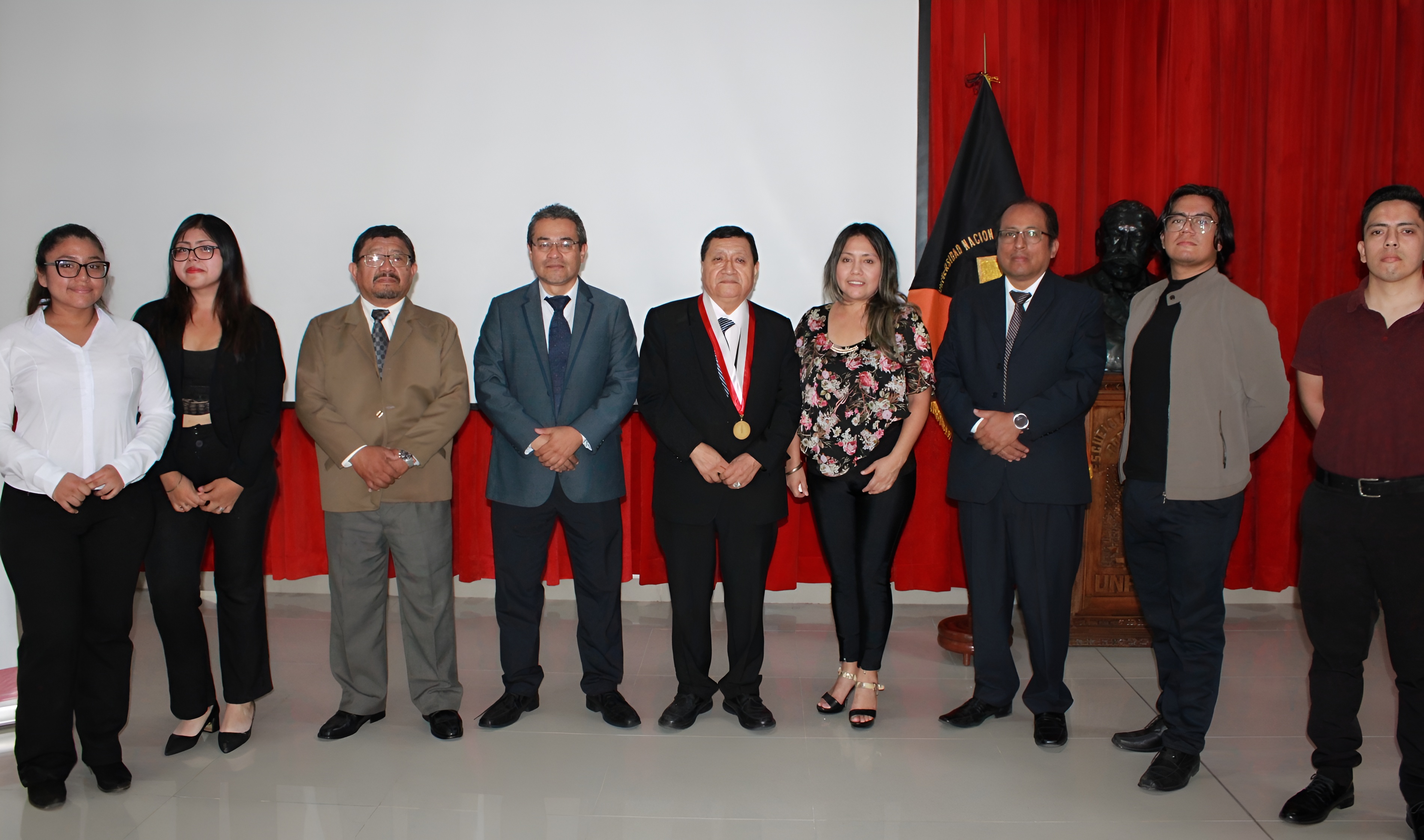 Noticia: Transformación digital e inteligencia artificial reúnen a autoridades, docentes y estudiantes de la UNFV
