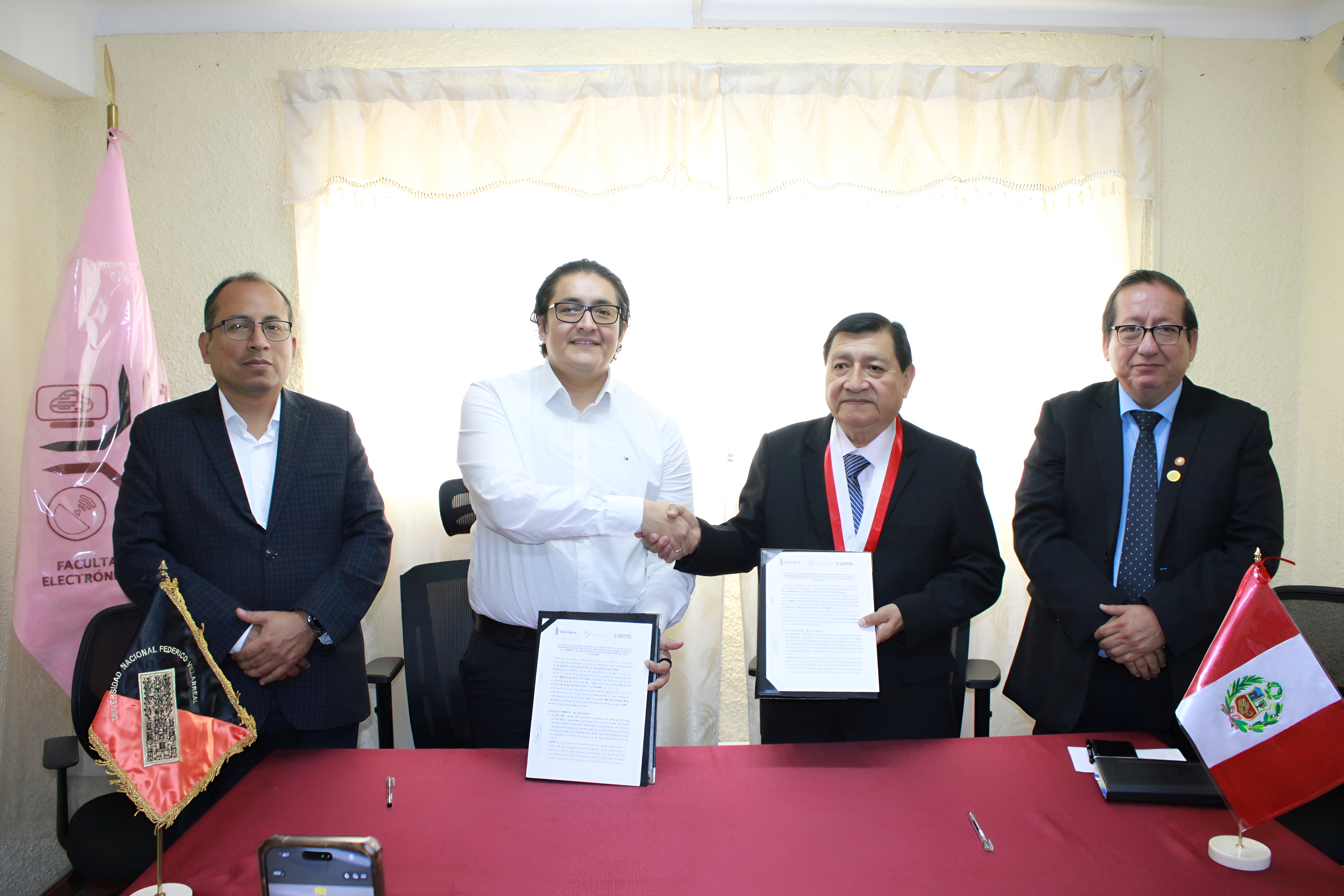 Noticia: FIEI y CAENE firman acuerdo para acercar a estudiantes y docentes al sector empresarial